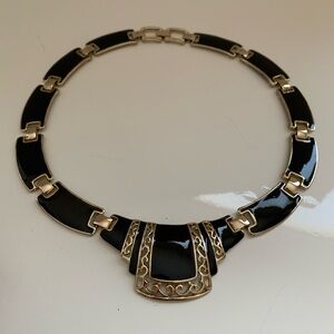 Vintage gold tone black enamel fashion necklace choker